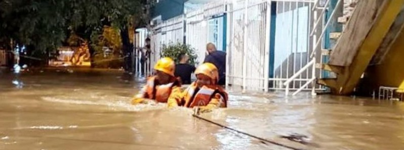rpallanuk's tweet photo. Latest @UKHSA global #climate hazards: #flooding  West/central #Africa, SE Asia, Afghanistan, W Australia, Colombia, Dominican Republic, Venzuela; #hurricanelisa Belize; #NicoleHurricane Bahamas/Florida; storm #Nalgae Philippines, S China; mid USA #Tornado https://t.co/Jkr37PceJB https://t.co/42nwE8nlco