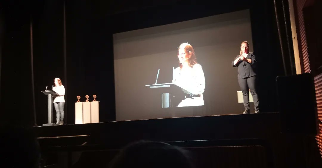 aspersolor's tweet photo. Los sordos asistieron como invitados al evento de Creasport, organiza el FORO educación física y deporte y colabora el ayuntamiento de Lorca. Esta actividad es accesible, cuenta con una interprete de Lengua de Signos y los Cortometrajes subtítulados todo accesible. 

Gracias de https://t.co/p50OFfgCJN