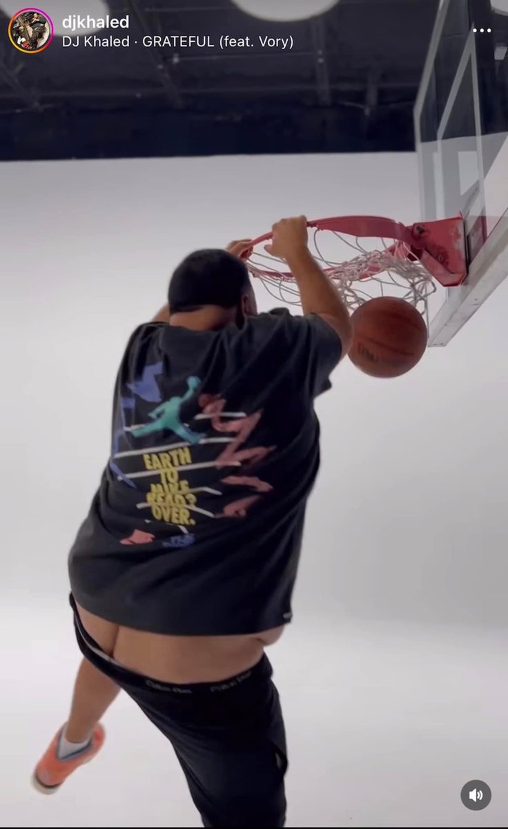 Splashystackss's tweet photo. Nobody:

DJ Khaled: https://t.co/BkZixhSRFg