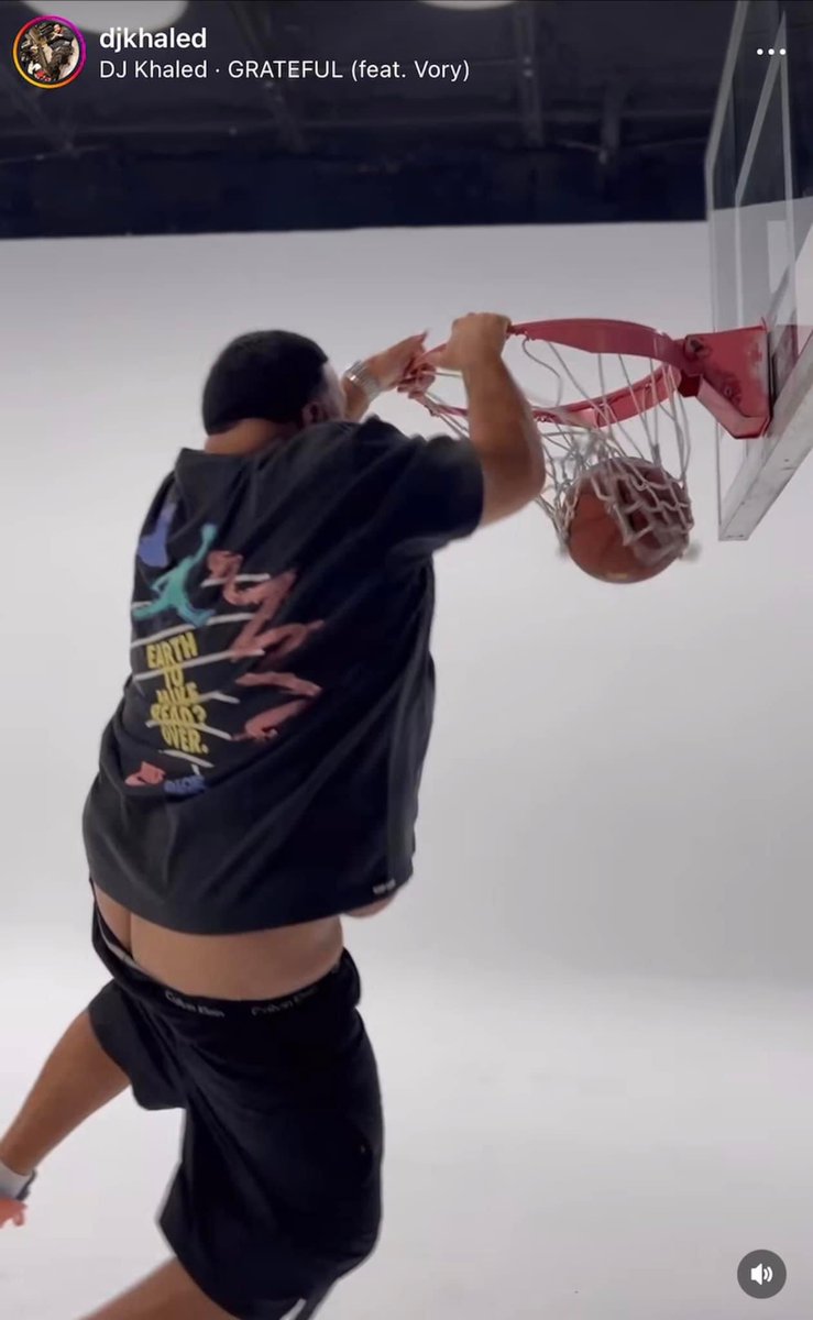Splashystackss's tweet photo. Nobody:

DJ Khaled: https://t.co/BkZixhSRFg