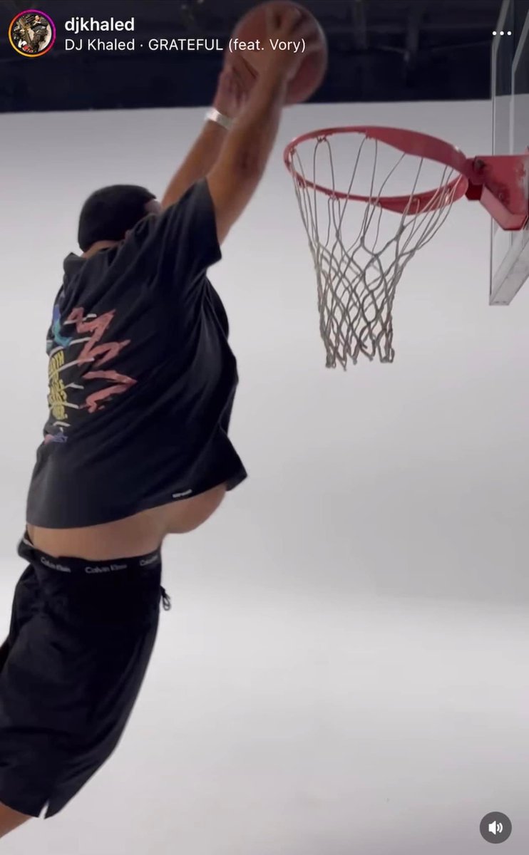 Splashystackss's tweet photo. Nobody:

DJ Khaled: https://t.co/BkZixhSRFg
