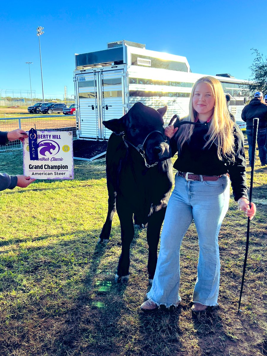 LeanderHS's tweet photo. Congratulations to Kendall and Raegan on being Grand Champions at the Liberty Hill FFA show this morning! https://t.co/xKCEFZSaTW