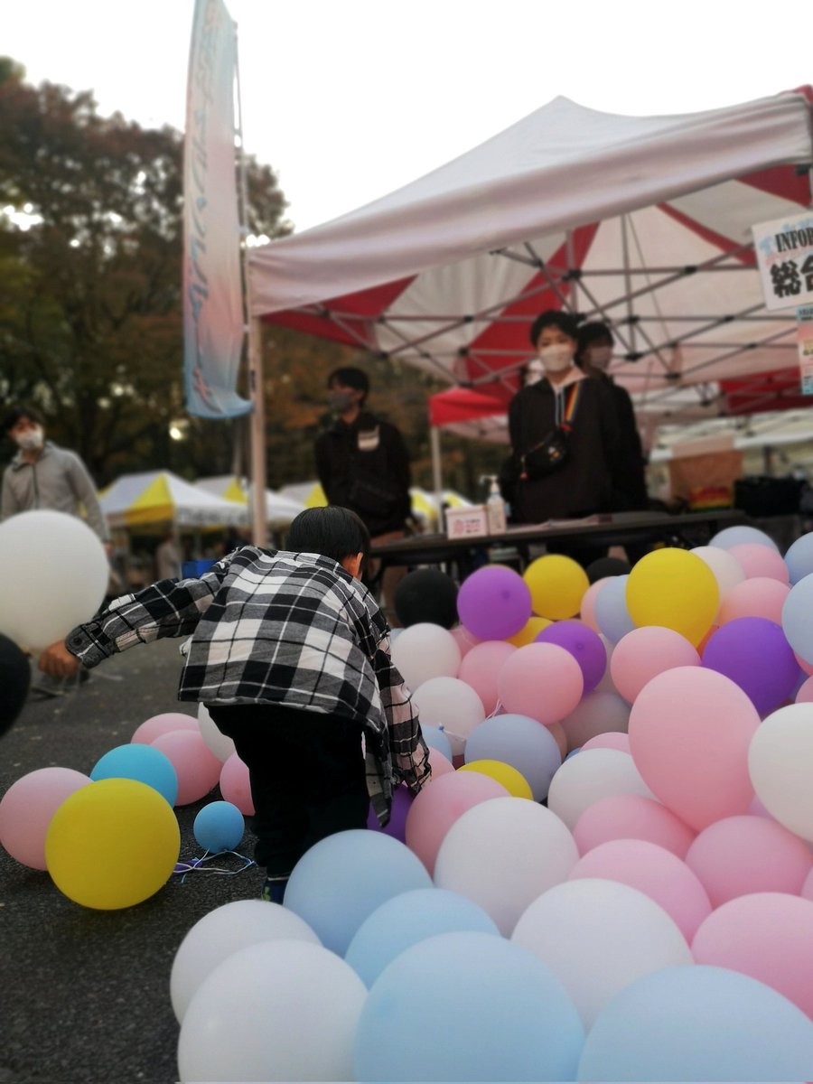 Sacklaver's tweet photo. 【#TokyoTransMarch2022】
朝から準備していたので写真もほぼ撮っていないですが、数すくないきのうの写真です。撮らせていただき、ありがとうございました。あらためて差別のない社会になることを願った一日です。#東京トランスマーチ2022 https://t.co/9D2aPIUFlV