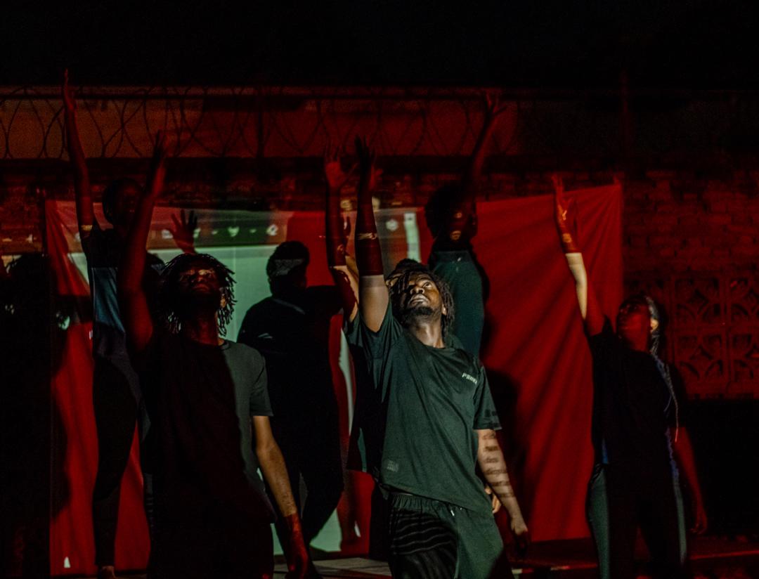 CultureIna's tweet photo. 📍 Retour en image sur la restitution de la formation sur l’initiation à la scène. 

⭕️ Revisiter le quotidien burundais des femmes, filles, enfants, hommes, étaient le fils rouge du spectacle qui a eu lieu au Centre Culturel Izuba. https://t.co/WS5dtS597L