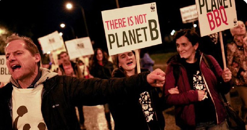 newsifyecho's tweet photo. Hundreds of environmental activists on November 13 protest at UN climate summit COP 27 in Egypt against industrialized nations to pay for the impact of global warming
#newsifyecho, #UN,#conferenceoftheparties,#COP27,#climatechangesummit, #internationslnews https://t.co/AeXjfkaMBB