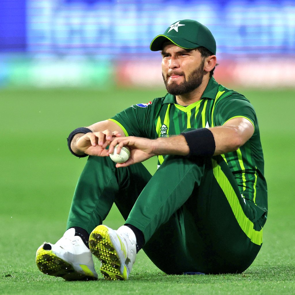 Kanwal__135's tweet photo. ''Shaheen Afridi'' you have no idea that how much we love you 🥺

#ShaheenShahAfridi 
#PakvsEng2022 
#T20WorldCupFinal https://t.co/qMNOtYuZOm