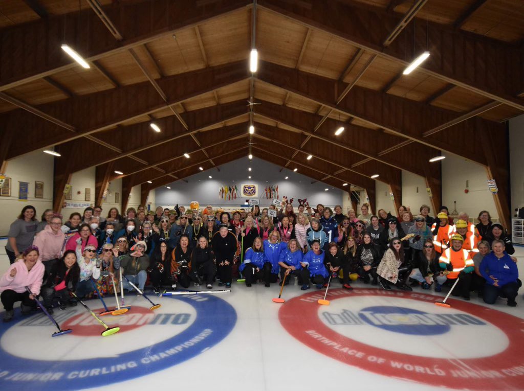 Kelly_AnnCole's tweet photo. Congratulations to @TOhopecurling for another successful fundraiser in support of women’s cancer research at @Sunnybrook. $100K raised in 4 years is an amazing accomplishment! We are so grateful to the organizers, participants and supporters of this wonderful event. #Thankyou https://t.co/fPJyinj3SC