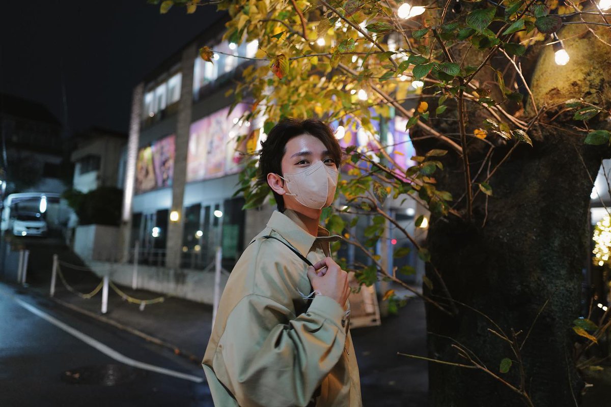 seoksooinlove's tweet photo. kuya kuya!                             I'm listening to
you drop                                double take cover
something!                            by joshua hong https://t.co/4Us42hr4Hf