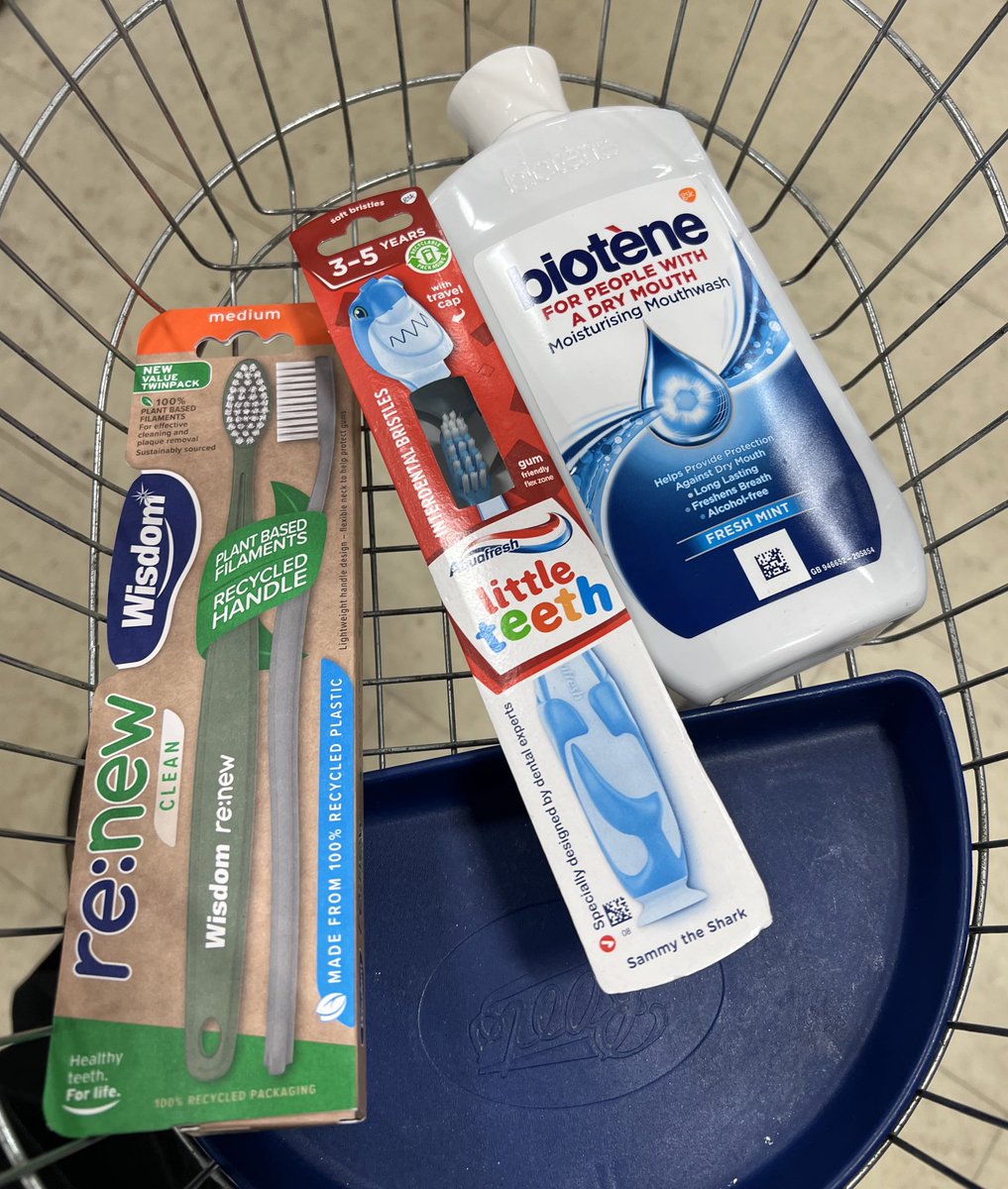 OCPAPPA's tweet photo. Whilst our son is check out at hospital it’s a quick dash to Boots to get him some much needed bits to help with his really sore mouth after recent Chemotherapy. Magic Mouthwash in the USA sounds great but it’s not available in the UK 🎗️#GodDamIt
#FuckCancer
#EwingsSarcoma https://t.co/XhVjkQzzsZ