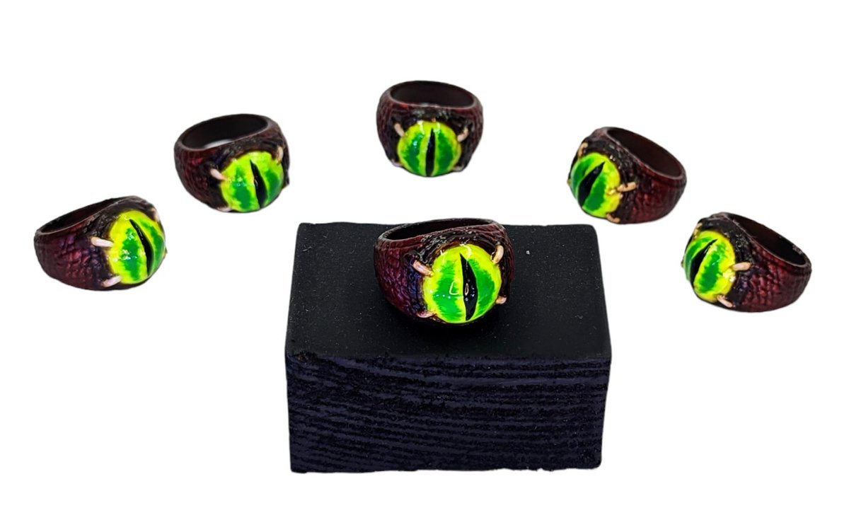 Diese Ringe die ich gedrückt und bemalt habe, sollten eigentlich als Belohnung für den Escape room dienen, den ich für die Geburtstagsparty meines Sohnes geplant hatte.
Leider sind fast alle seine Freunde heute krank.
#pnpde #DnD