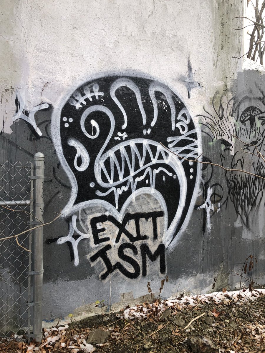 Rocky River graffiti <a href="/miss_guzzo/">Melillo’s Art Academy</a> thought of you ☮️♥️😊