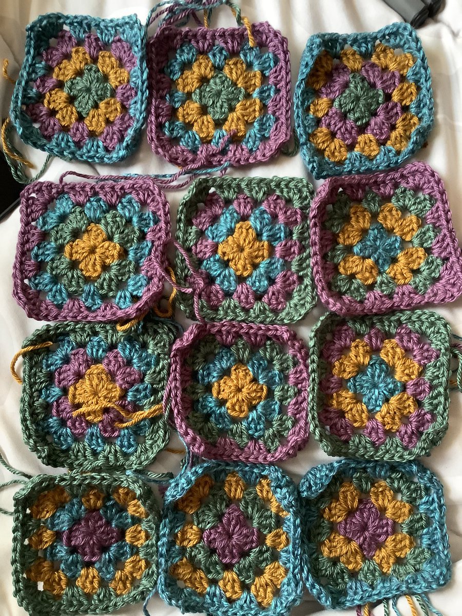 HaleyBegrand's tweet photo. I LOVE tree diagrams. 

I’m crocheting myself a cardigan made out of these squares. I wanted to know how many ways I can arrange the rows of colours without the gold being in the last row. Visuals are my best friend! A cool application of permutations. https://t.co/0a3LrD0aj8