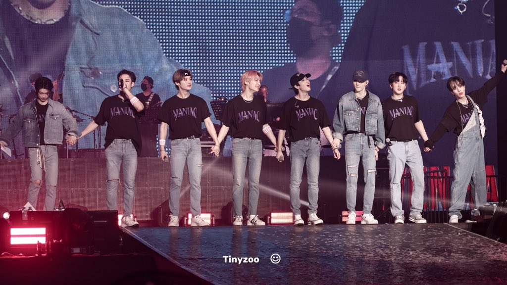 skzzoozoo's tweet photo. 221113
HD
#Straykids 
#스트레이키즈 https://t.co/rvHnHl5F30