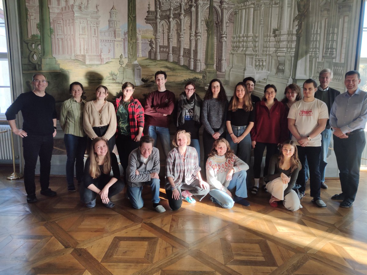 Nach zwei Jahren endlich wieder unser philosophisches-theologisches-biologisches Seminar im Stift Zwettl...es waren tolle Vorträge und fantastische Diskussionen mit den Studentinnen und Studenten 😄👍 ptb.univie.ac.at