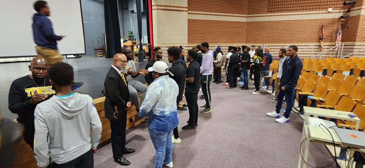 AlphaAchievers1's tweet photo. We had a great conference! These young leaders are ready to roll!
#kplalphas
#hcpss
#howardcounty
#alphaphialpha
#alphaachievers https://t.co/fJh58vm6ZA