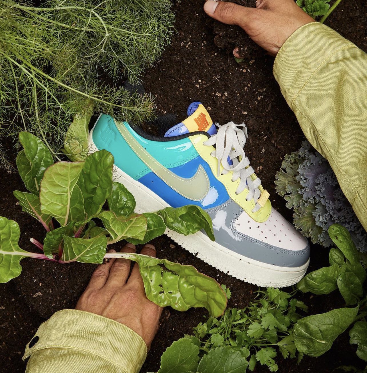 Nike air force 1 topaz gold discount