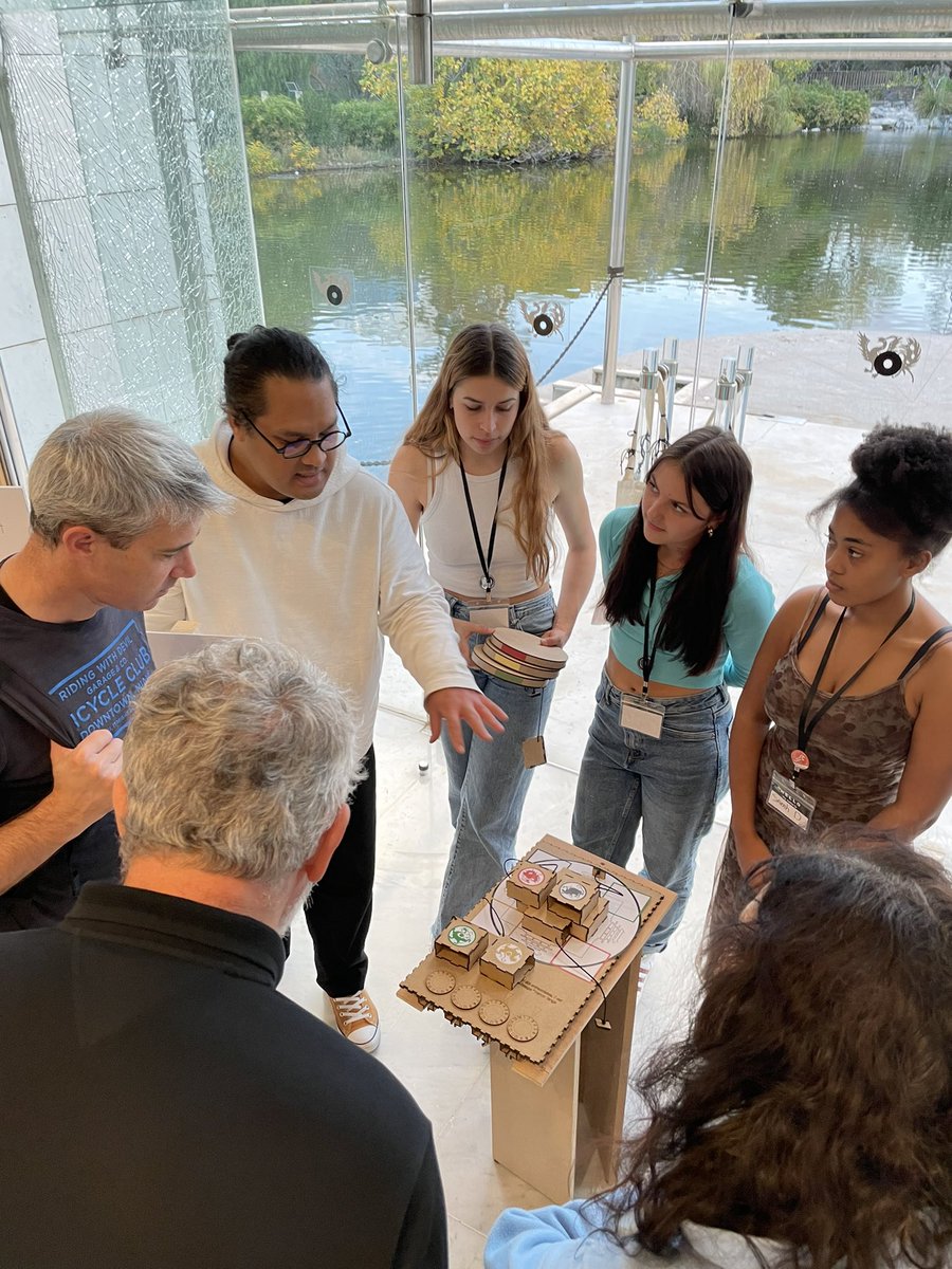 adrienbossard's tweet photo. Expo #Hokusai oblige, bcp de visiteurs au musée départemental des arts asiatiques à Nice. Ils en profitent pour découvrir les prototypes créés par #museomix #museomixazur. Une énergie incroyable au musée aujourd’hui. https://t.co/5sDUtJeCzc