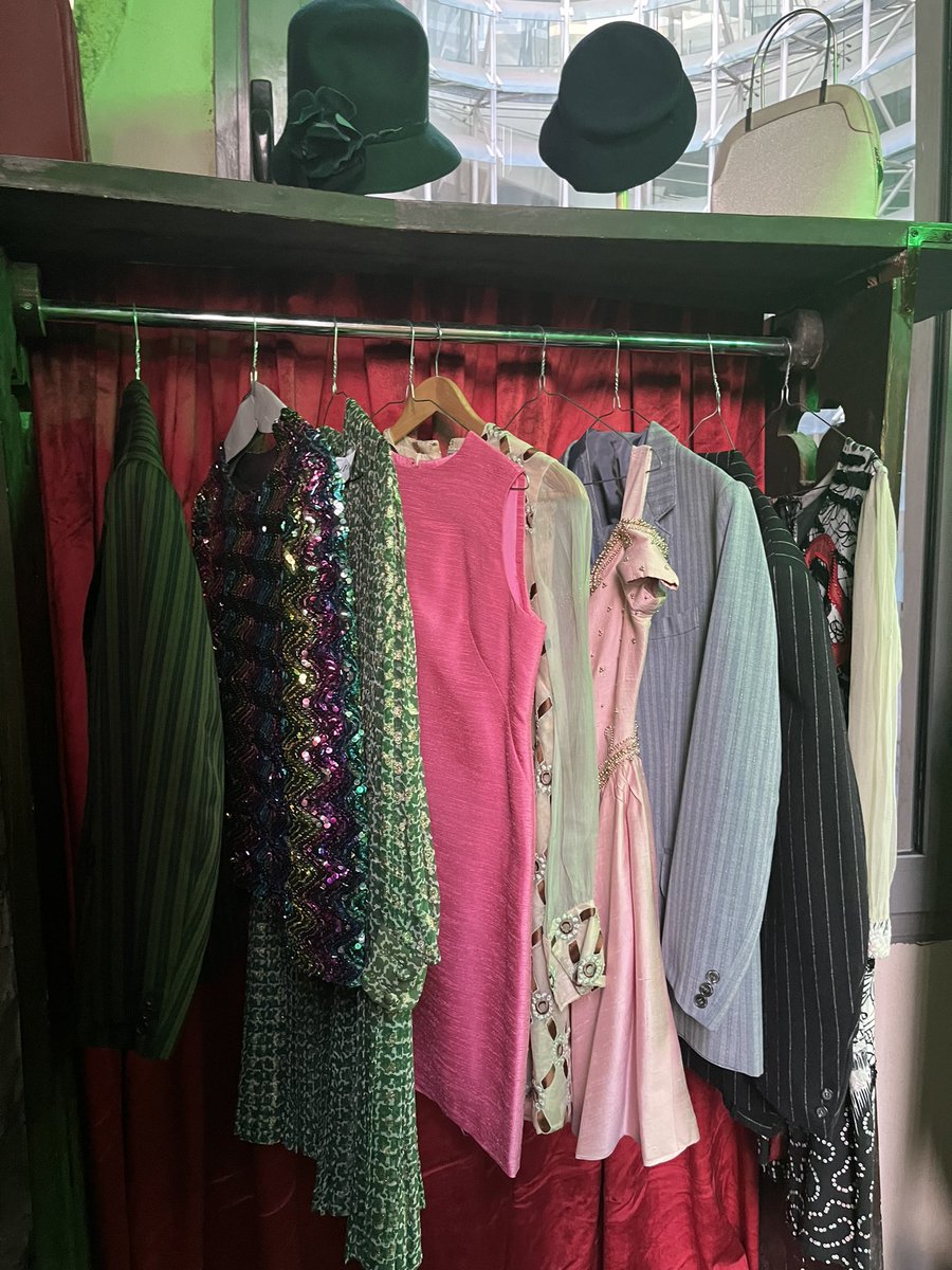 Yasminnrn's tweet photo. Fashions in 70s #livelovelebanon #aubsms #Allobeirut https://t.co/OJgspCUldc