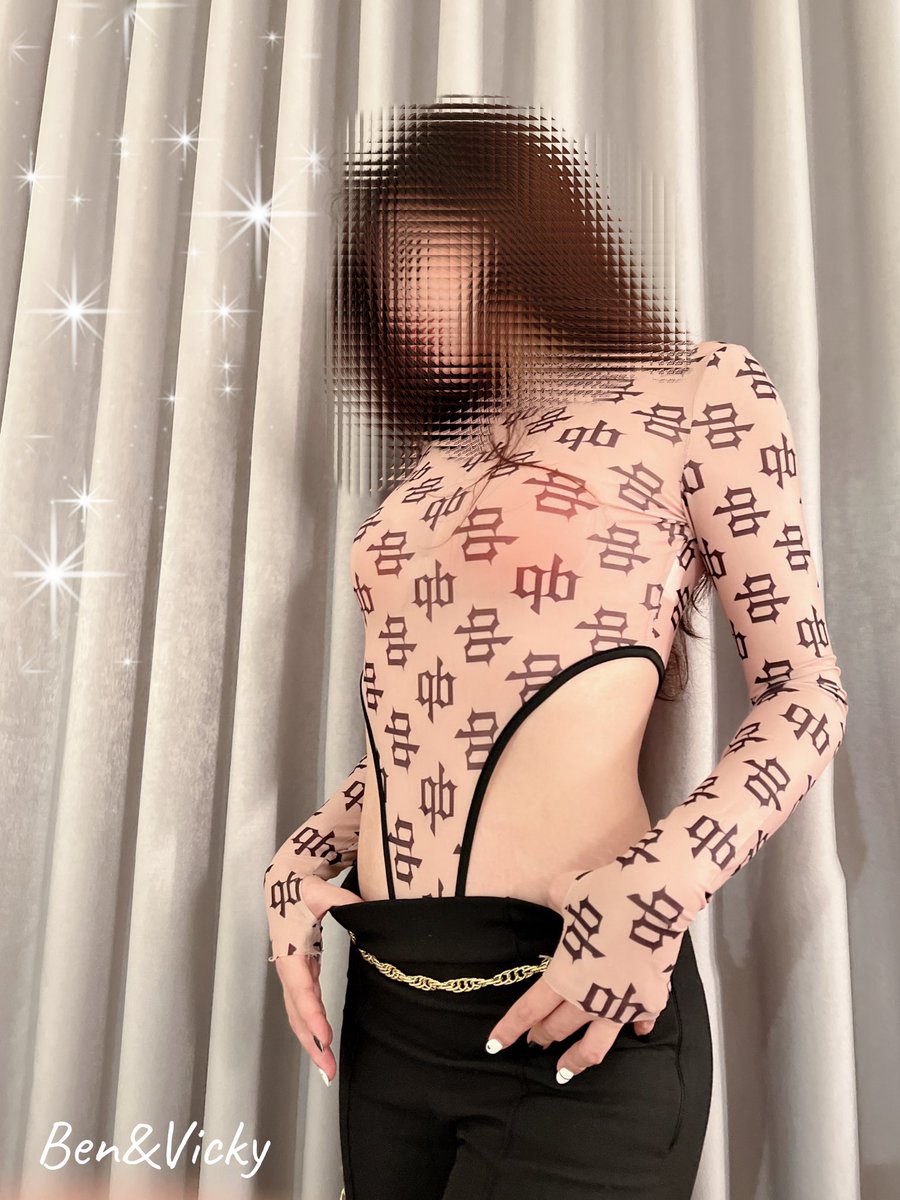 這褲子👖好緊，有人可以幫我脫下來嗎？我想泡澡🛀了💖 https://t.co/yrd7YXwGuV