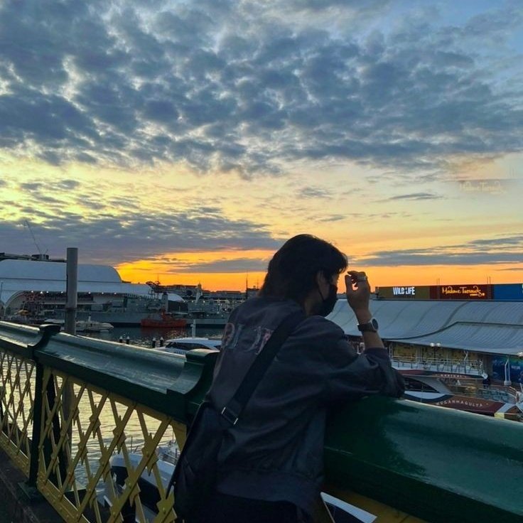 Hi everyone~ 🌷 I know, it's been some time. I came back and left again and I'm sorry about it. Admin lose the muse for me and sometimes it's hard to find it back, even more when ooc life is a mess. But I want to try to be back and around. So, if anyone still wanna talk to me 💌