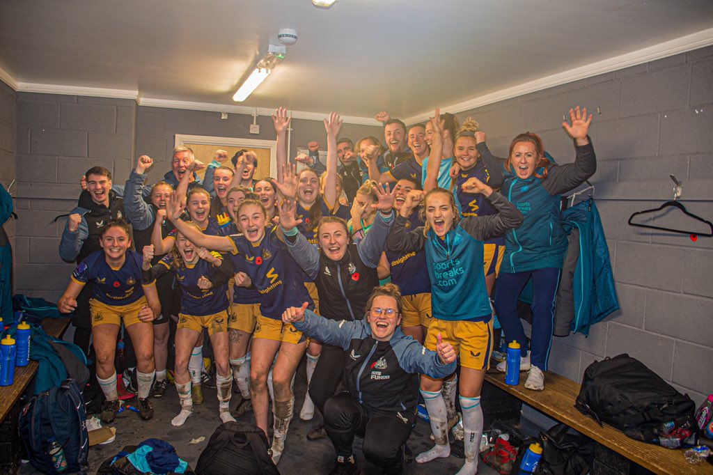 📸 Dressing room photo, @VitalityWFACup edition!

#NUFCWomen ⚫⚪