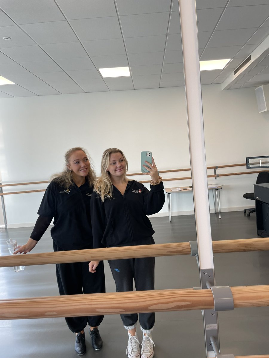 Lucy Schofield tweet media