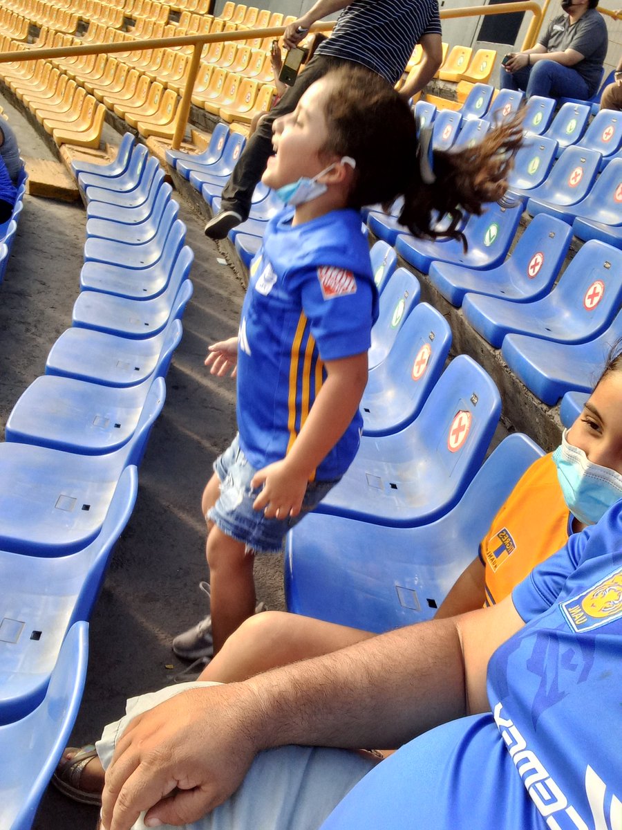 a_puente07's tweet photo. @HEB_mexico @TigresFemenil Y Lya dice 2-0 aqui alentandolas como siempre https://t.co/9VntglJ0Rf