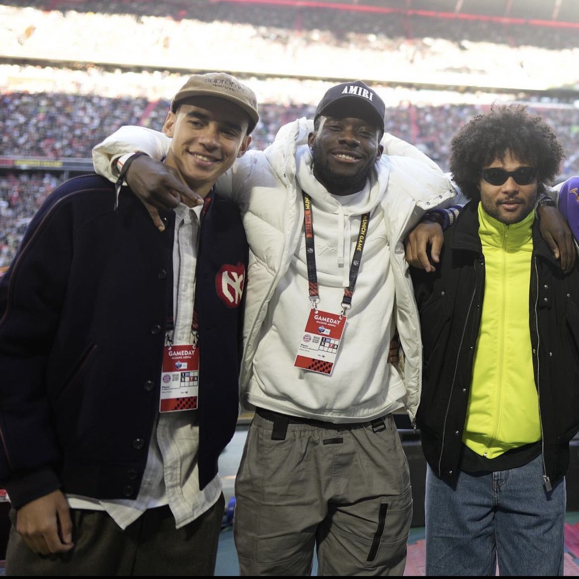 KuBayern's tweet photo. Too much sauce 🔥🔥🔥 
@FCBayern https://t.co/rrmkmcAMaJ