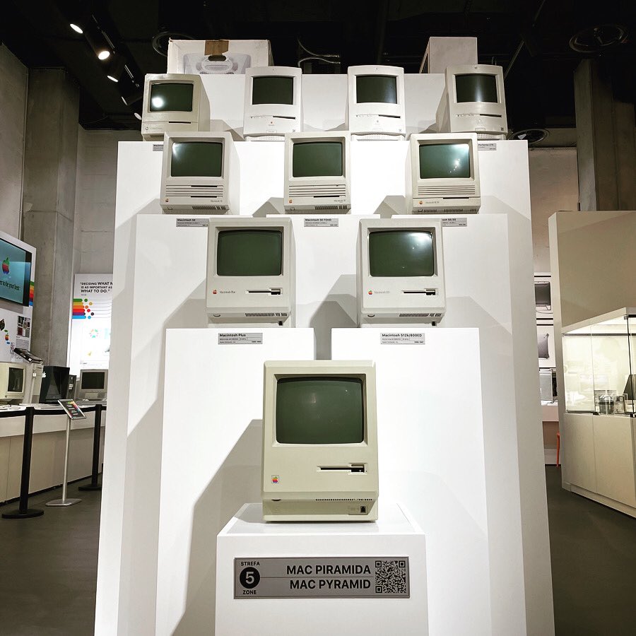 All pedestals are already filled😍💥The last missing SE model completed the Mac Pyramid. Macintosh 512K, Plus, ED, SE, SEFDHD, SE/30, Classic, Color Classic, Color Classic ll, Performa 275 🤩