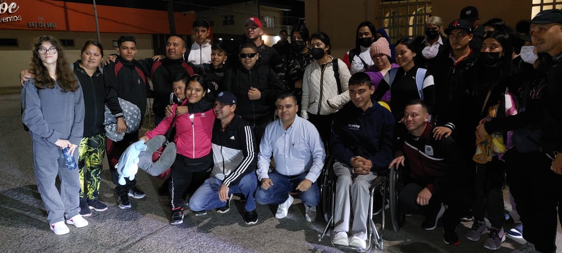 PidsSinaloa's tweet photo. El contingente de 32 guasavenses salió a los Paranacionales CONADE 2022 que se celebrará en Hermosillo, Sonora, del 12 al 17 de noviembre. 

#PIDS #Sinaloa #Deportes #Paranacionales #Guasave #Sonora #Hermosillo https://t.co/5PQs9CwbJu