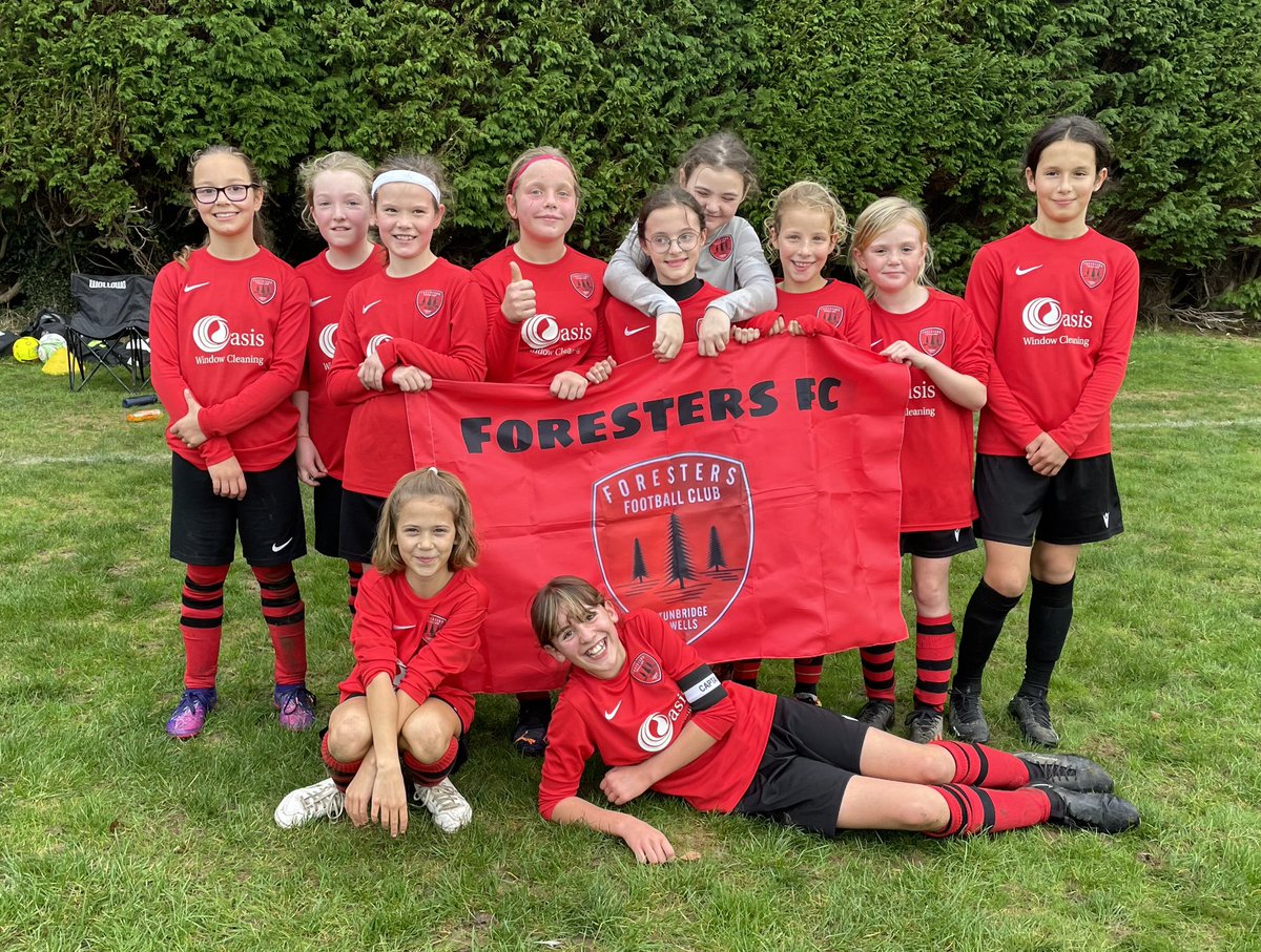 Sunday = Football ❤️🖤 another great, solid performance from my @TWFFCgirls U11s! As a coach i love seeing what we practice in the week being implemented by the girls and gett rewards! Inspires the girls even more @twforesters #GoForesters #JuniorFozzies #KGLFL
