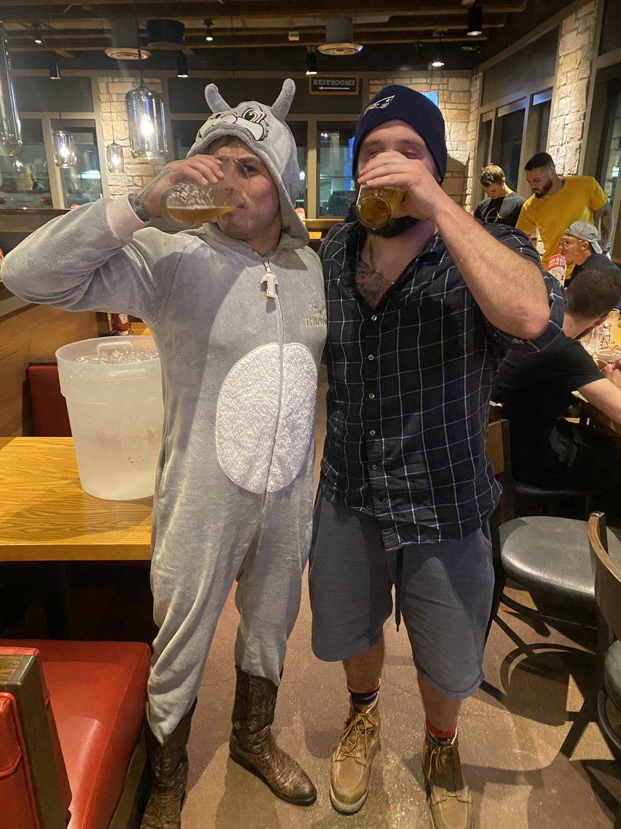MatthewEP714's tweet photo. Jiu jitsu, dinner, drinks… and the homies 🤣 https://t.co/4ECIIwY9Q6