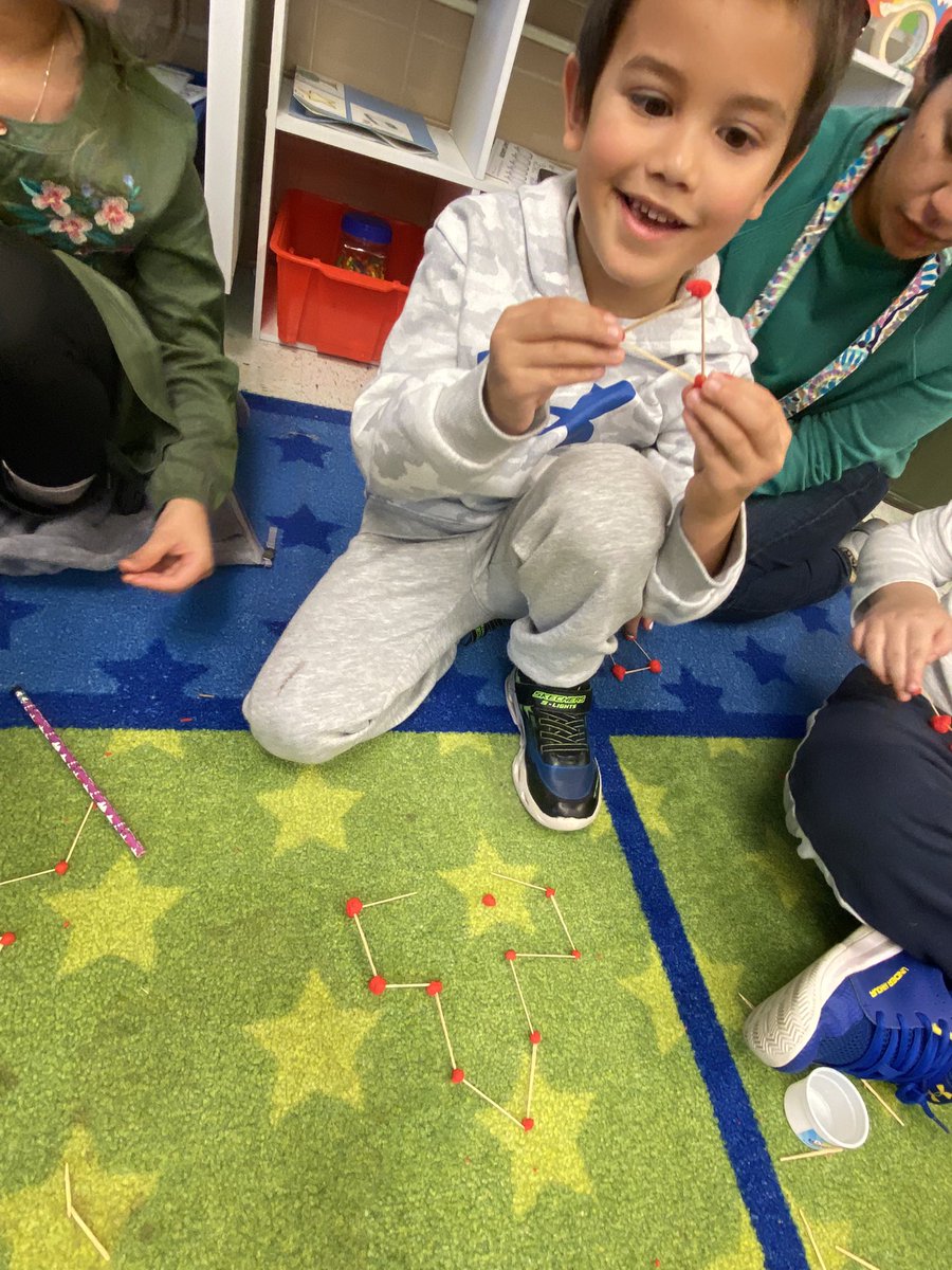 This week we had so much fun building shapes with play dough. We practiced identifying and describing the shapes we made to a partner! 🔵🔺🔷◾️
