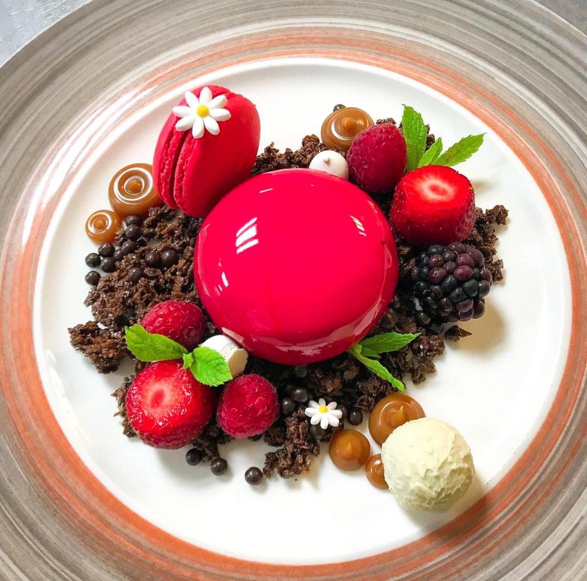 ruben_corella's tweet photo. #veganfood #food #sweetweek #sweetday #veganlife #govegan #fuits #tasty #redpower #health #diets #felizsemana #rojo #blackandred #dulces #comida #funday #govegan #lavieenrouge https://t.co/xi78Z4dDYl