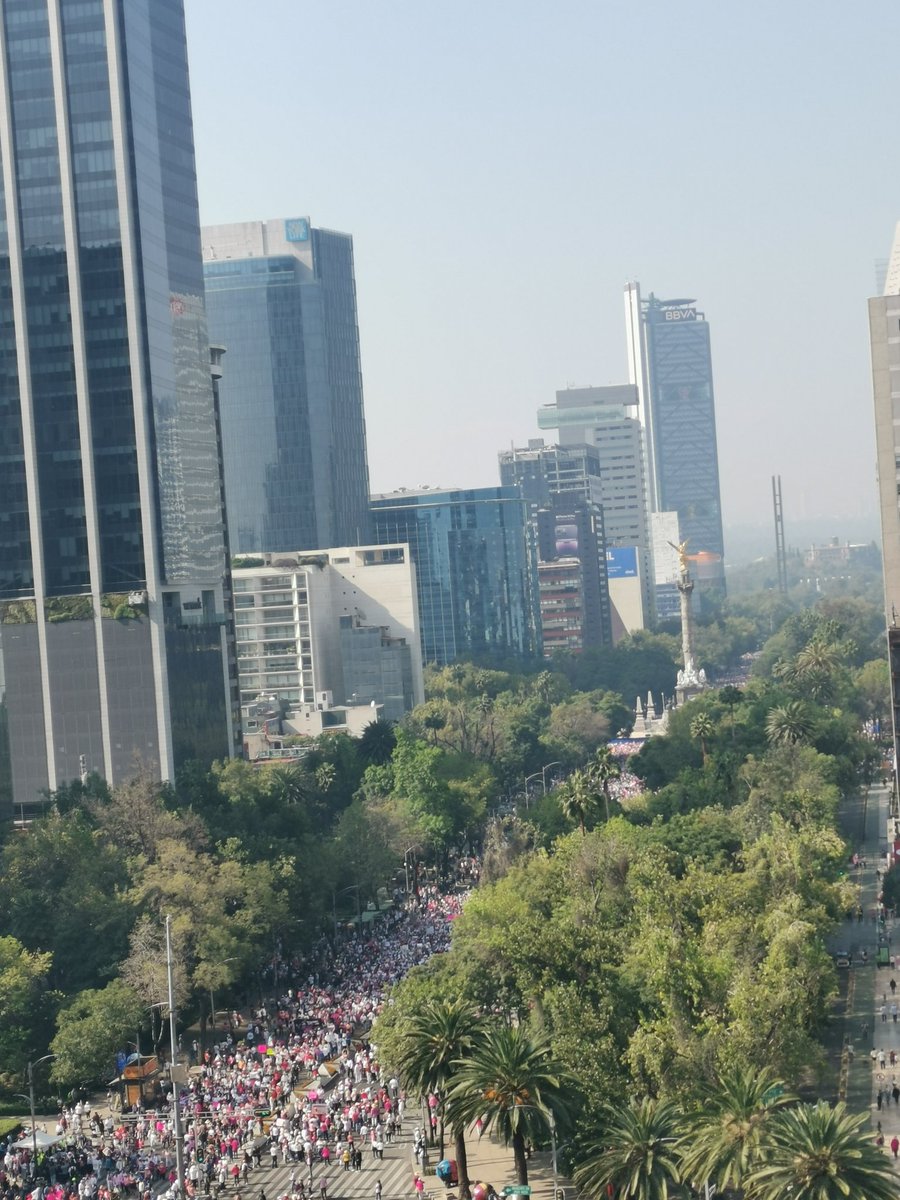 Cerca del arranque, el Ángel se va llenando. #ElINENoSeToca
