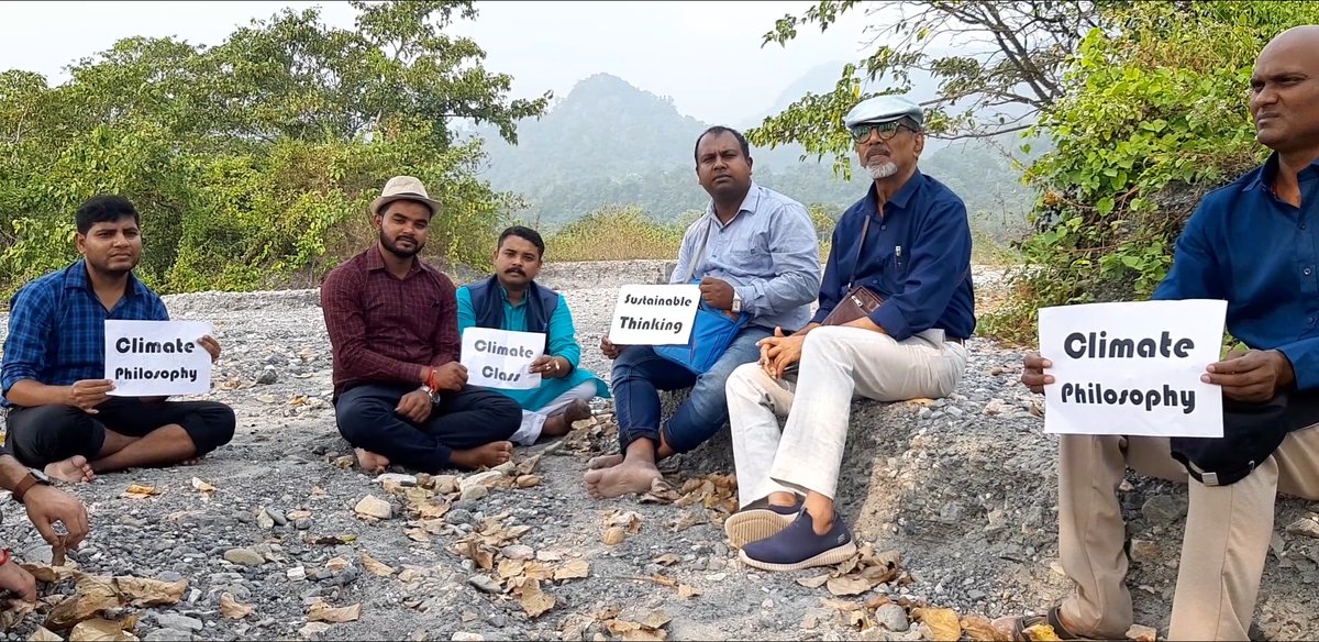 GeoTapaspal's tweet photo. 'Climate class' on the Jayanti River Bed of Alipurduar. নদী বুকে ভূগোল ও সাহিত্য আলোচনায় অধ্যাপক মলয় মুখোপাধ্যায়। I have started the concept of 'Climate Talk'.
#sustainablethinking 
#climateclass
#climatephilosophytapaspal https://t.co/dRtrRS2Dmi