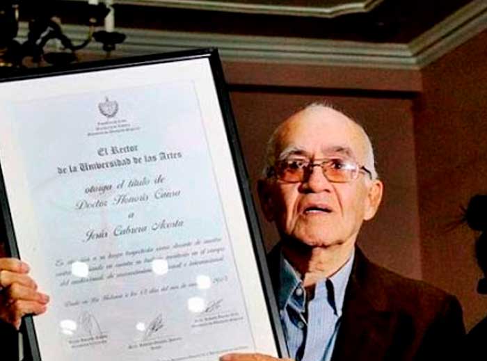 TaliaGonzlez42's tweet photo. En la madrugada de hoy, domingo 13 de noviembre, falleció en La Habana, a la edad de 96 años, el Premio Nacional de Televisión Jesús Cabrera Acosta, Director de Televisión y Dr. Honoris Causa de la Universidad de las Artes de #Cuba.
Condolencias a sus familiares y amigos. https://t.co/Uqr1h0W9HB