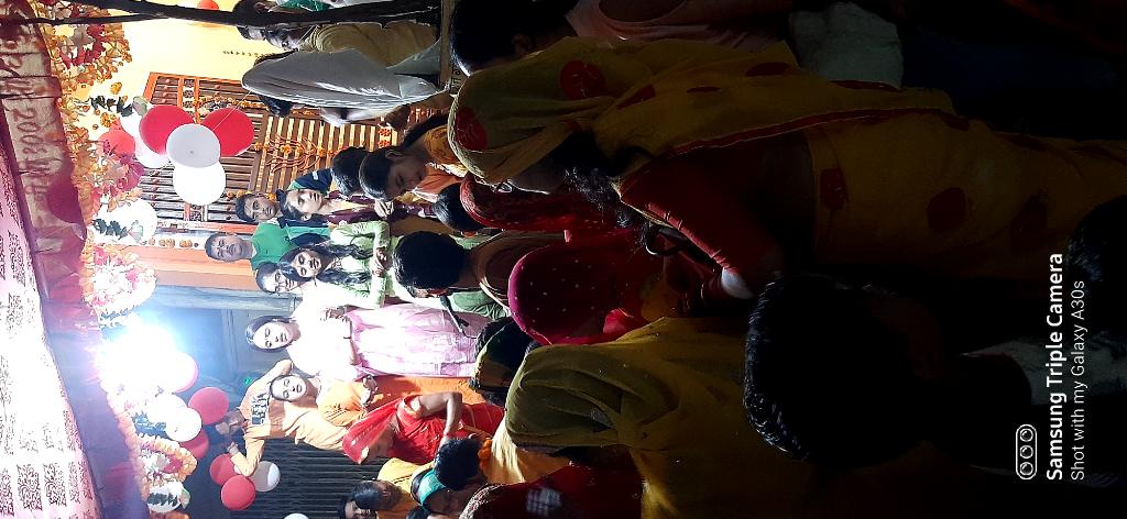 सामाजिक कार्य शामिल हुए सपरिवार छतरपुर