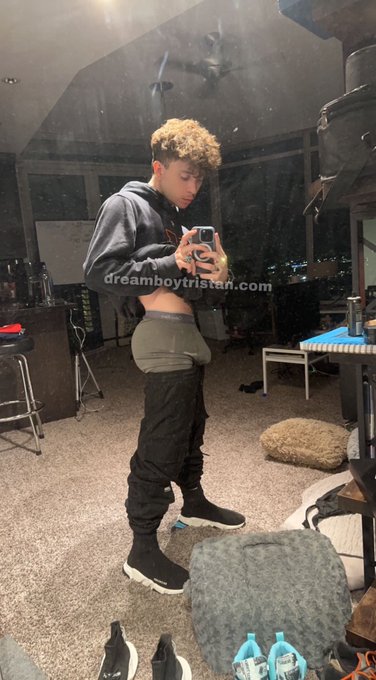 was gonna send these to some boy on snap 🙊 which u kissing first?  your boy                    the toy