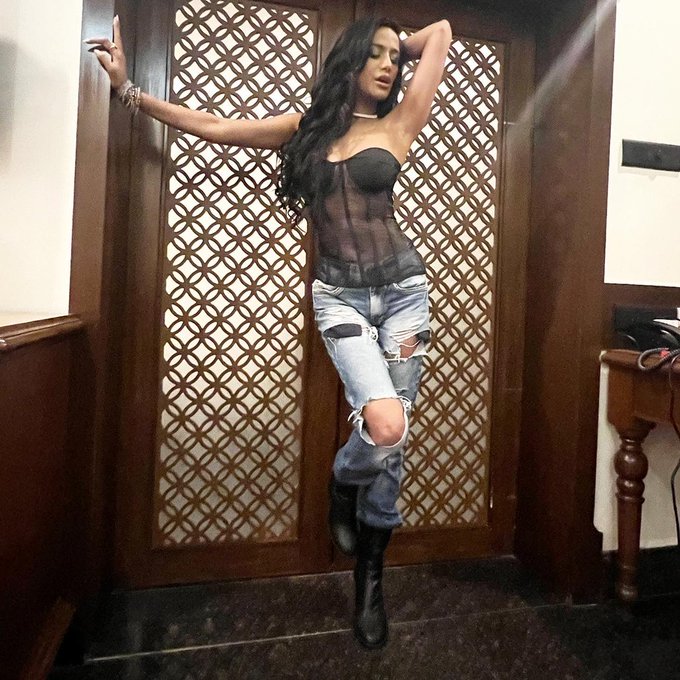 Goth Barbie 🖤💋 https://t.co/hFf9kglqKu<a href="/tag/whatsappmessagetopoonampandey"class="tags"><span>#whatsappmessagetopoonampandey</span></a>