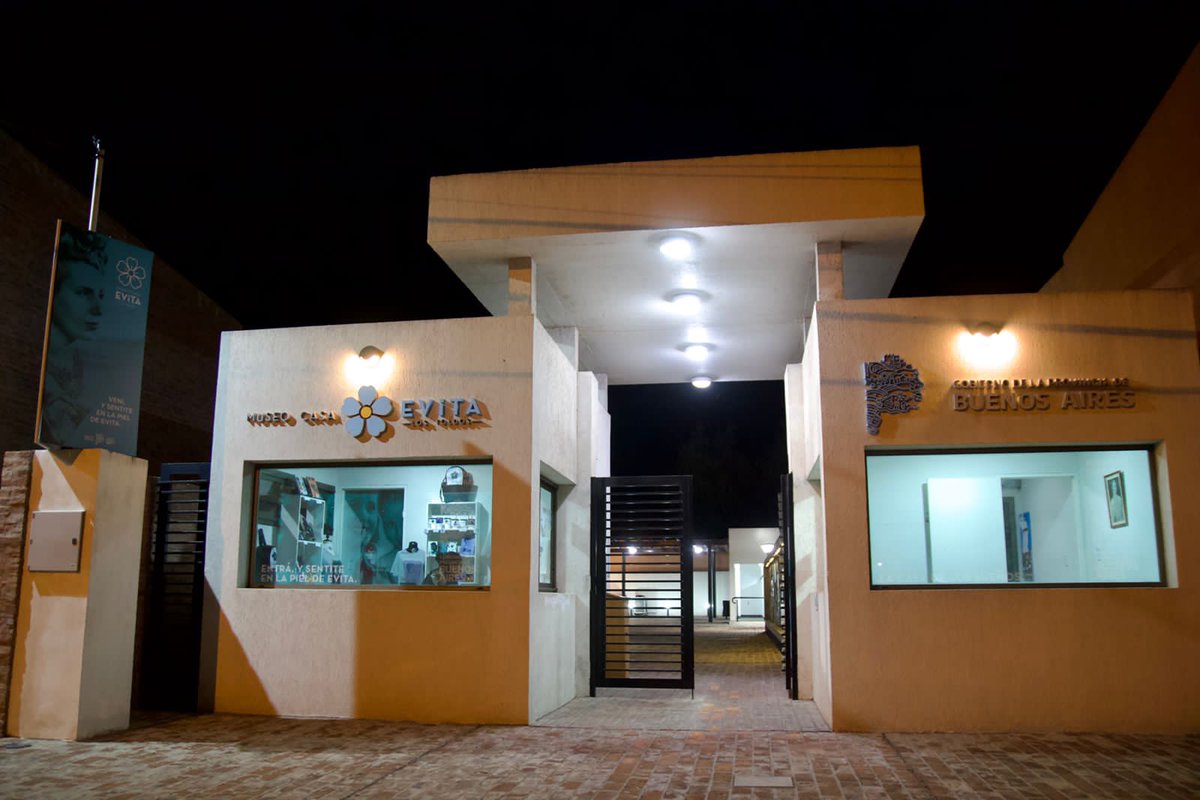 #UnaNocheEnLosMuseos en <a href="/casaevitapba/">Museo Provincial Casa Evita</a>, de #LosToldos. 🌓
 
Gran trabajo de <a href="/CulturaPBA/">Instituto Cultural de la Provincia de Buenos Aires</a> para este evento cultural, una iniciativa que convoca a lxs vecinxs de toda la Provincia a visitar y disfrutar los museos bonaerenses.