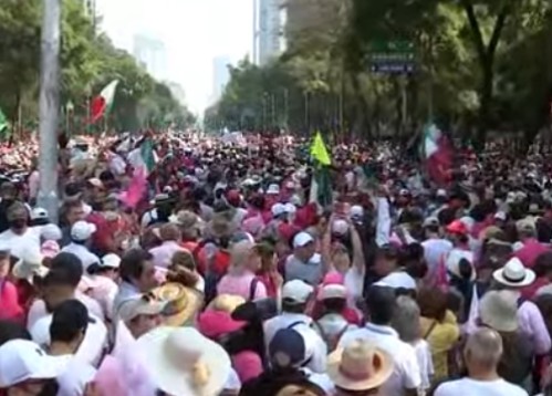 ryo_hermoso's tweet photo. Con eso o quieres mas López? 🥳

En el Ángel de la Independencia 🇲🇽 

Y todavía faltan 👏👏 https://t.co/e5oCoIgYQW