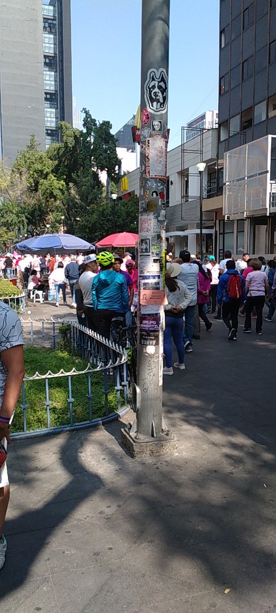 alan_Aural's tweet photo. Siguen llegando demasiadas personas para la movilización apoyando al INE https://t.co/yKafS6bH9c
