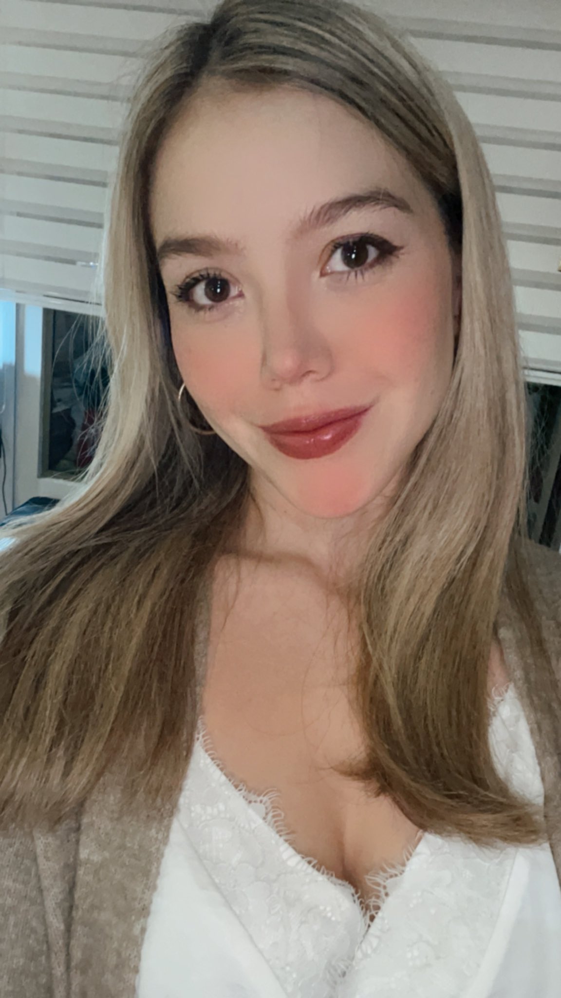 X-এ Laura Camila Vargas: La mamerta más linda t.coTRWLIcnman  X