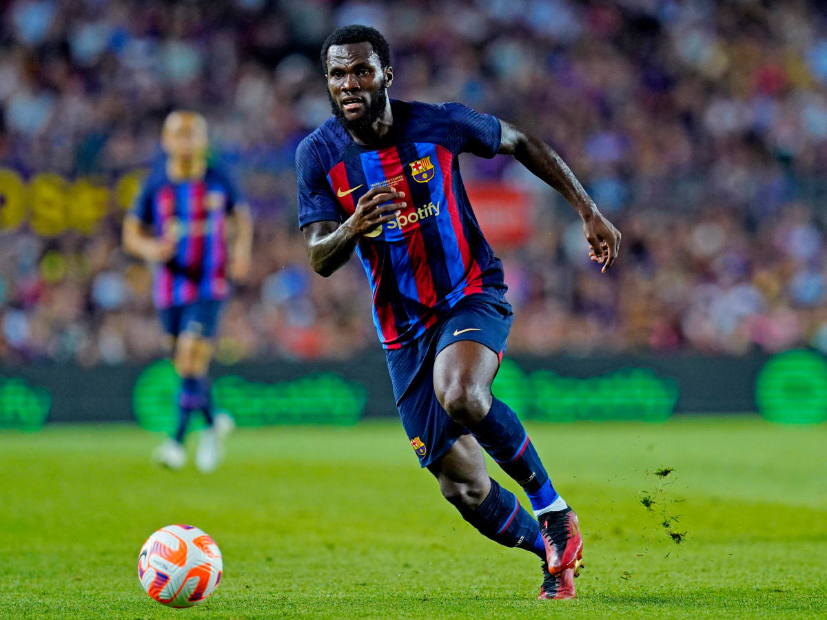 10delBarca's tweet photo. 🚨 Dos equipos ingleses estarían interesados en Kessié‼️

El Fulham ofrecería unos 19 M£ y el Aston Villa se movería entre los 10-12 M£ (@FutbolTotalCF) #FCBlive #FCBarcelona 

¿Venderías a Kessié?
🔁 SÍ 
♥️NO https://t.co/1OQMpDItRi