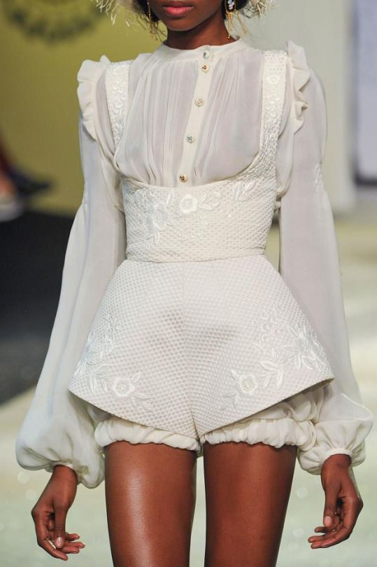 DvilCouture tweet media