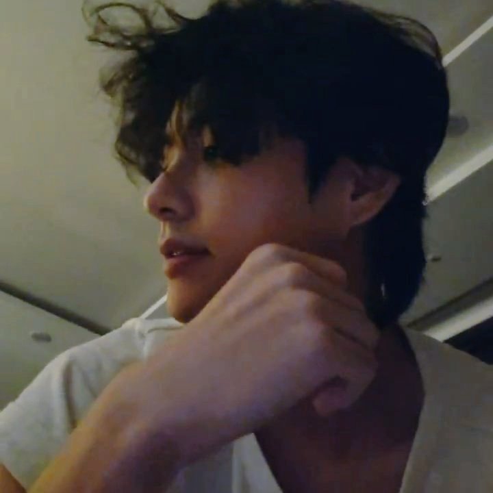archivefortae's tweet photo. He is so handsome https://t.co/mkndN116VU