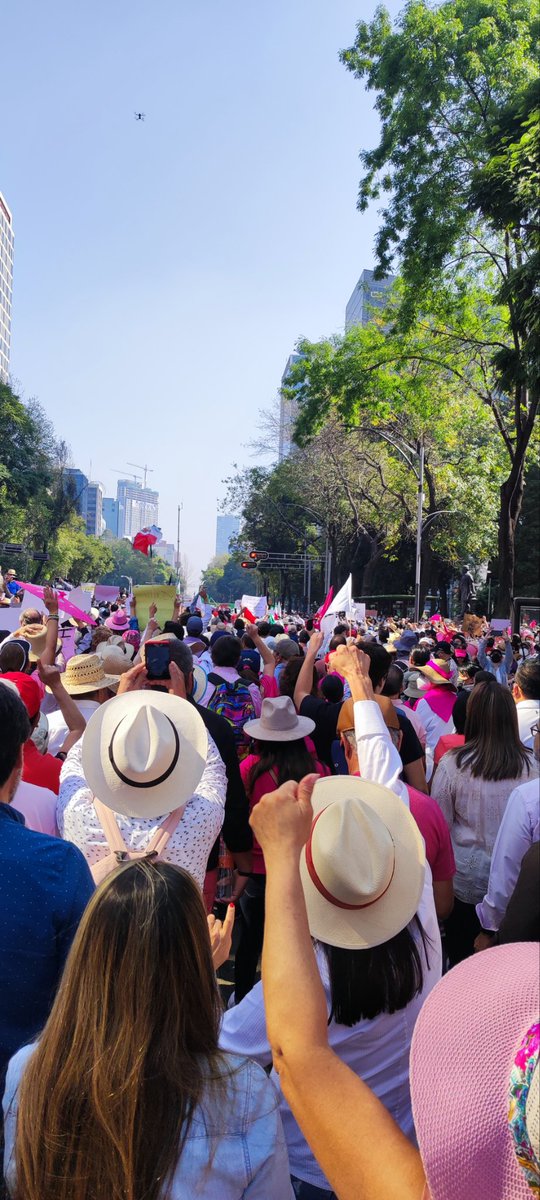 MagalysMag's tweet photo. #MarchaporlaDemocracia
#ElINENoSeToca 
#democracia https://t.co/OZPrVfX9n1