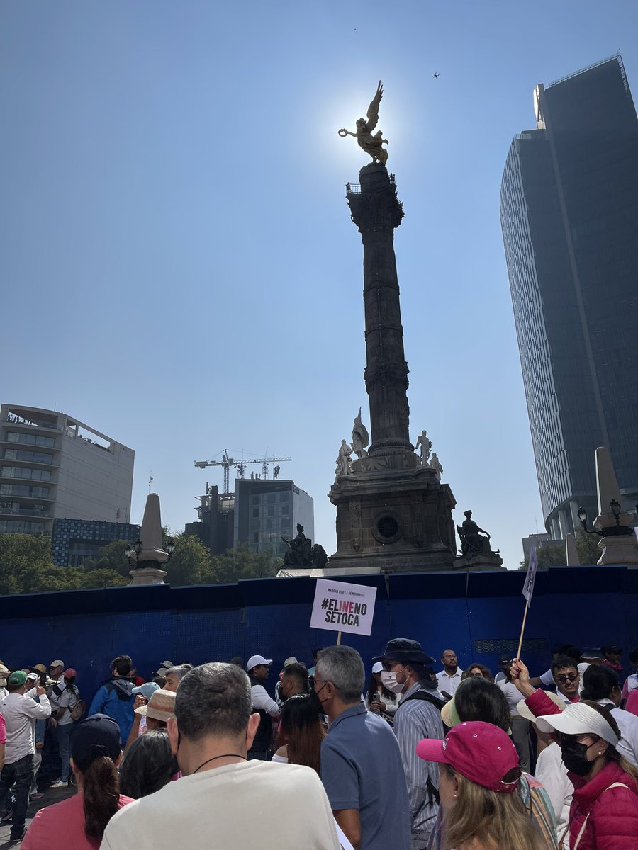 PericoLFS's tweet photo. El INE no se toca. https://t.co/g1FxDVDpAF