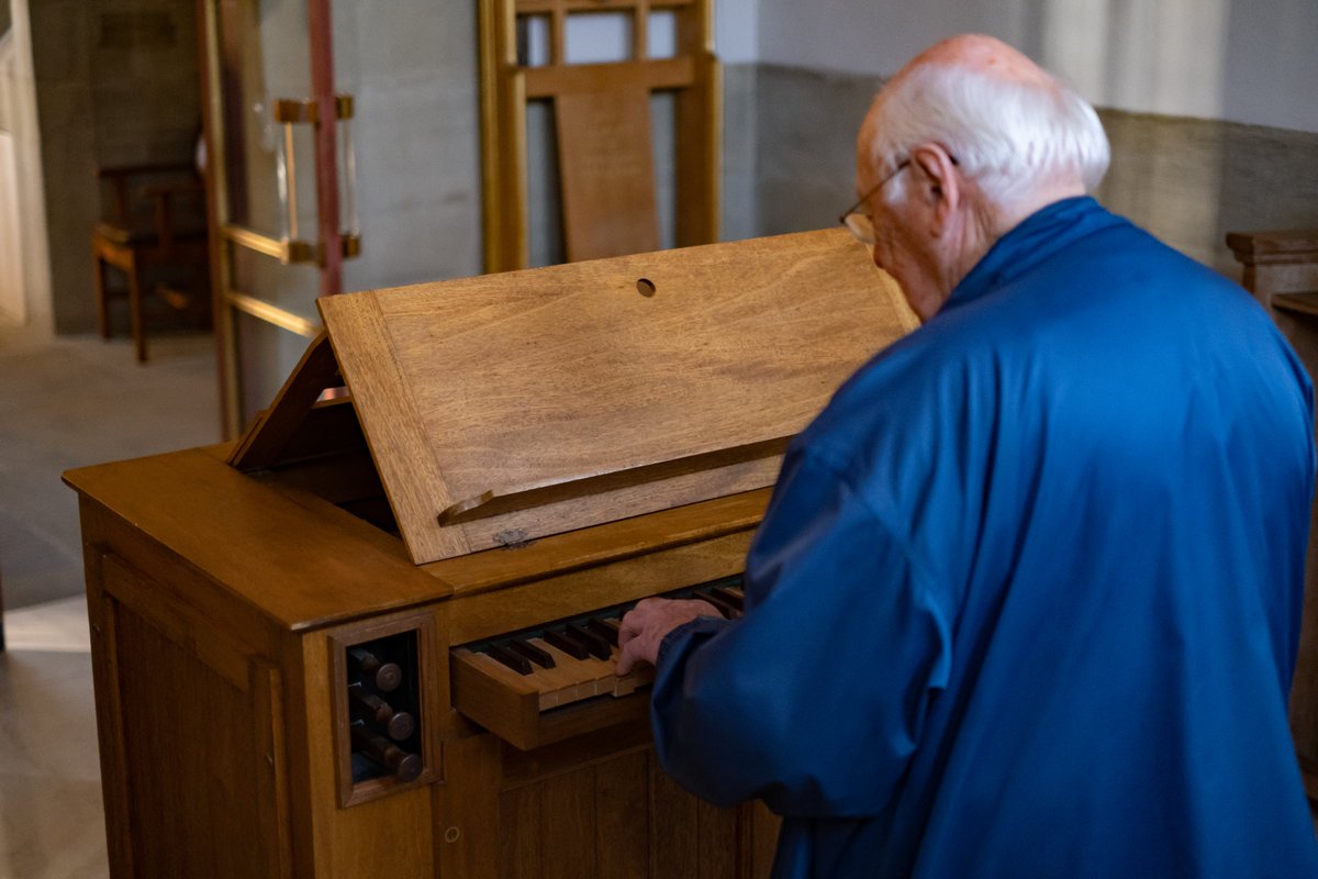 Bfdcathedral's tweet photo. If you would like to book the Cathedral for an event, concert, conference or something else, please contact us on events@bradfordcathedral.org https://t.co/4tSUZtDKyl